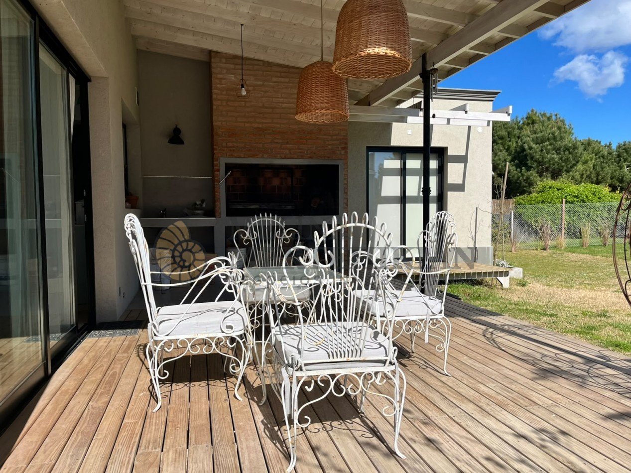 Alquiler casa Barrio Nayades Pinamar Verano 2027