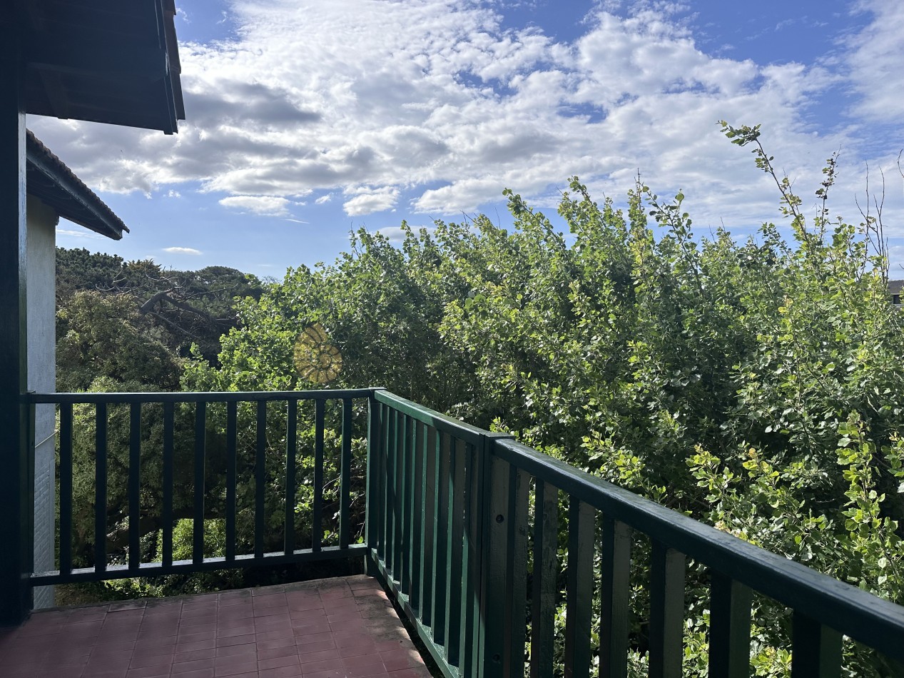 CASA FRENTE A LA PLAYA EN PINAMAR 