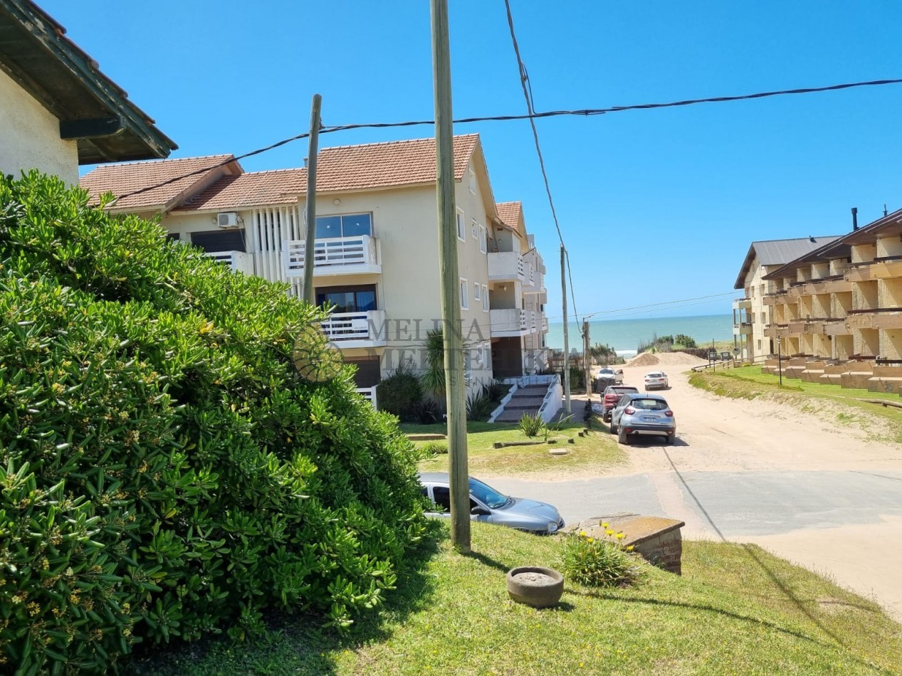 CASA FRENTE A LA PLAYA EN PINAMAR 