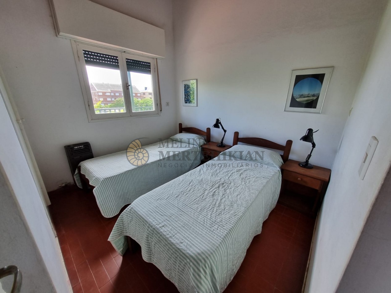 CASA FRENTE A LA PLAYA EN PINAMAR 