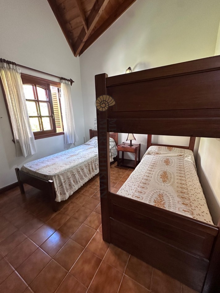 TRIPLEX EN PINAMAR CON COCHERA verano 2027